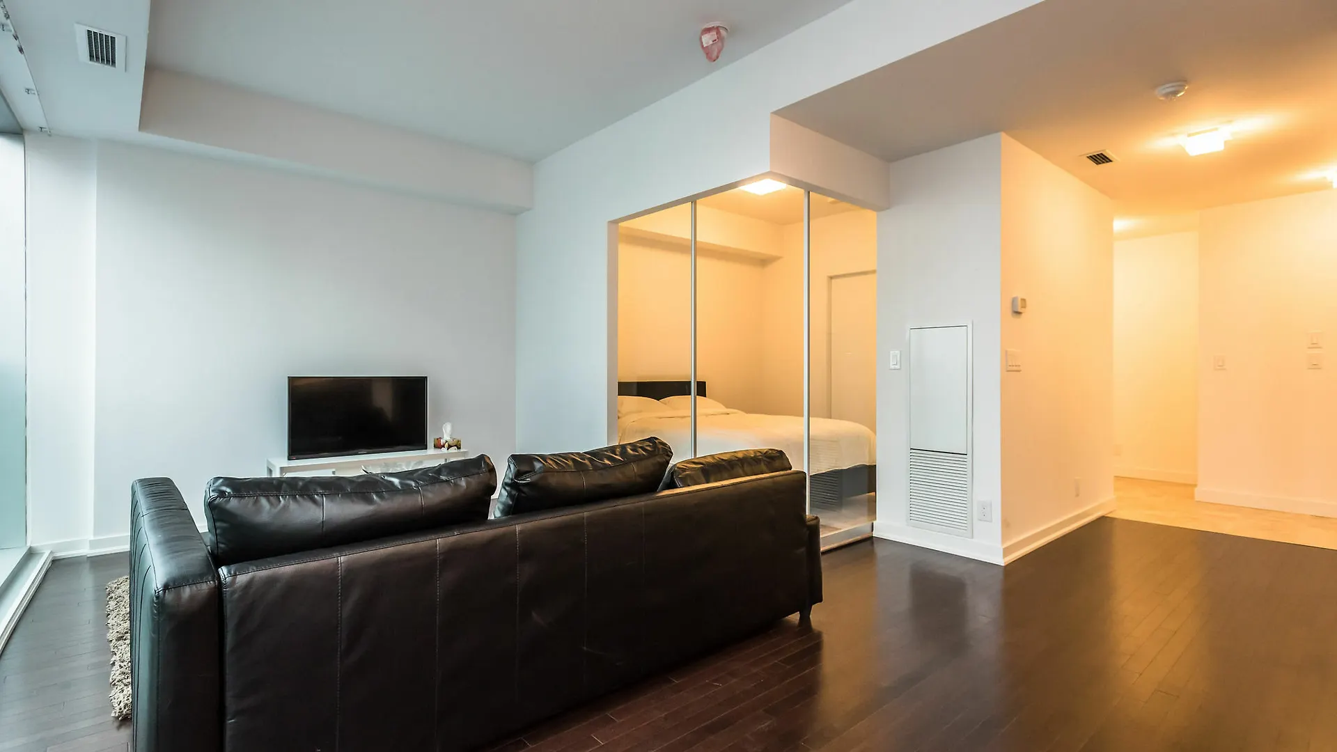 Apartment Downtown Luxury Lakeview Condo