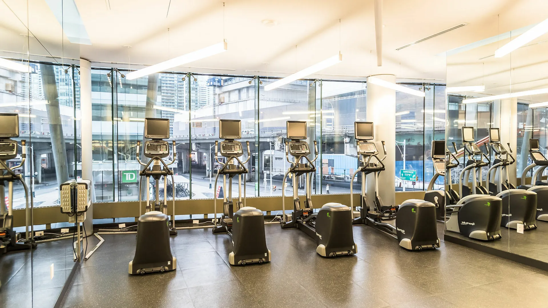Downtown Luxury Lakeview Condo Canada
